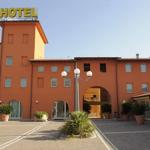 Hotel Plazza, Porcari